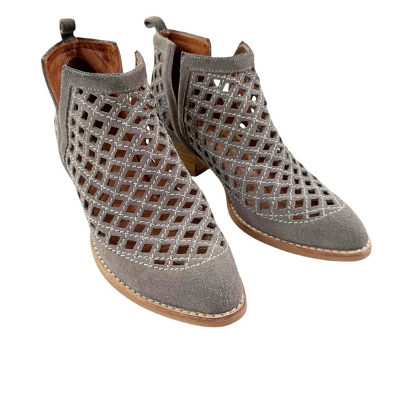 JEFFREY CAMPBELL Taggart Suede Cut Out Booties Ankle Boots Gray Size 6 - Picture 3 of 13